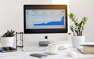 春秋电子(603890.SH)：公司控股股东薛革文累计质押6040万股，占公司总股本13.76%